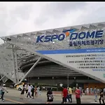 Lotte Mall Lotte Tower Jamsil Olympic Park Subway 2 Minutes